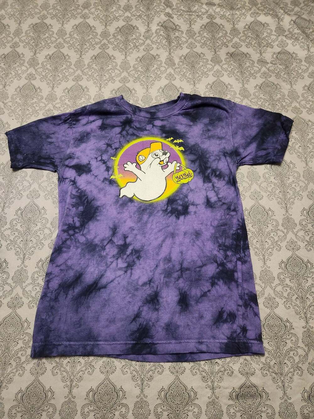 Buc-ee's 2024 Halloween Glow in the Dark Purple Tie-Dye T-Shirt
